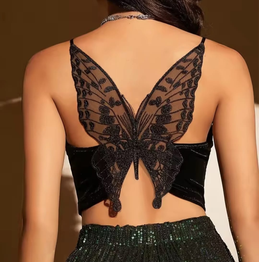 Top de Terciopelo con Espalda de Mariposa Brillante