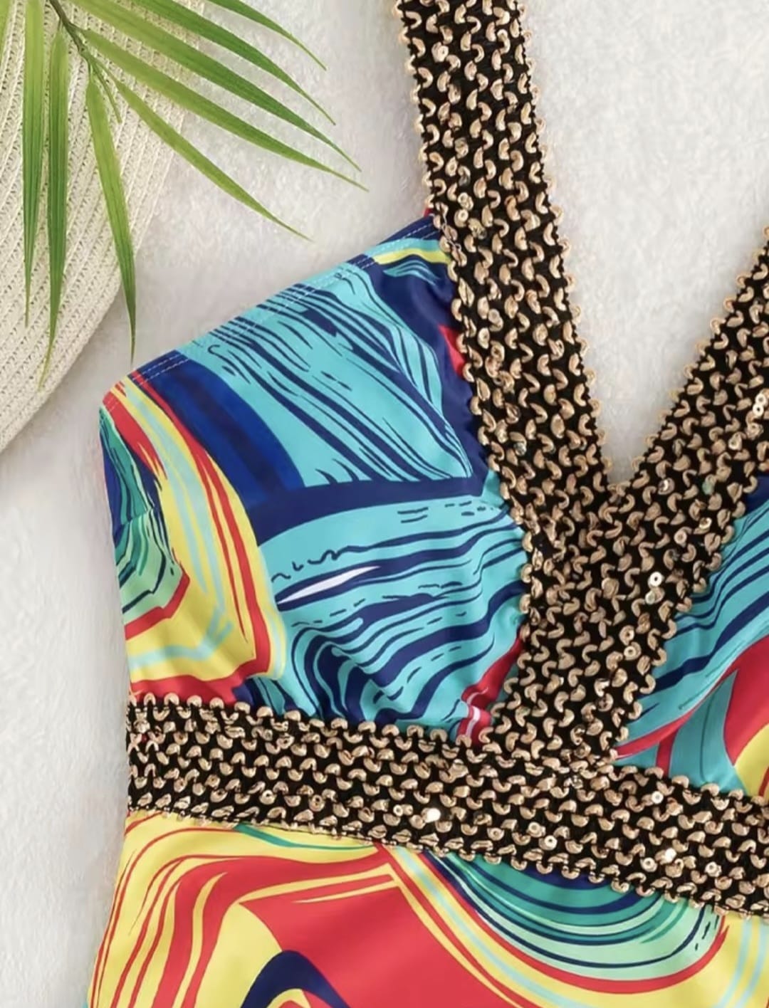 Traje de Baño Abstracto: Vibra con Estilo y Confianza