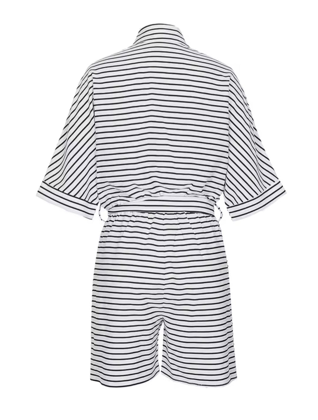 Romper Camisero a Rayas: Elegancia Sin Esfuerzo